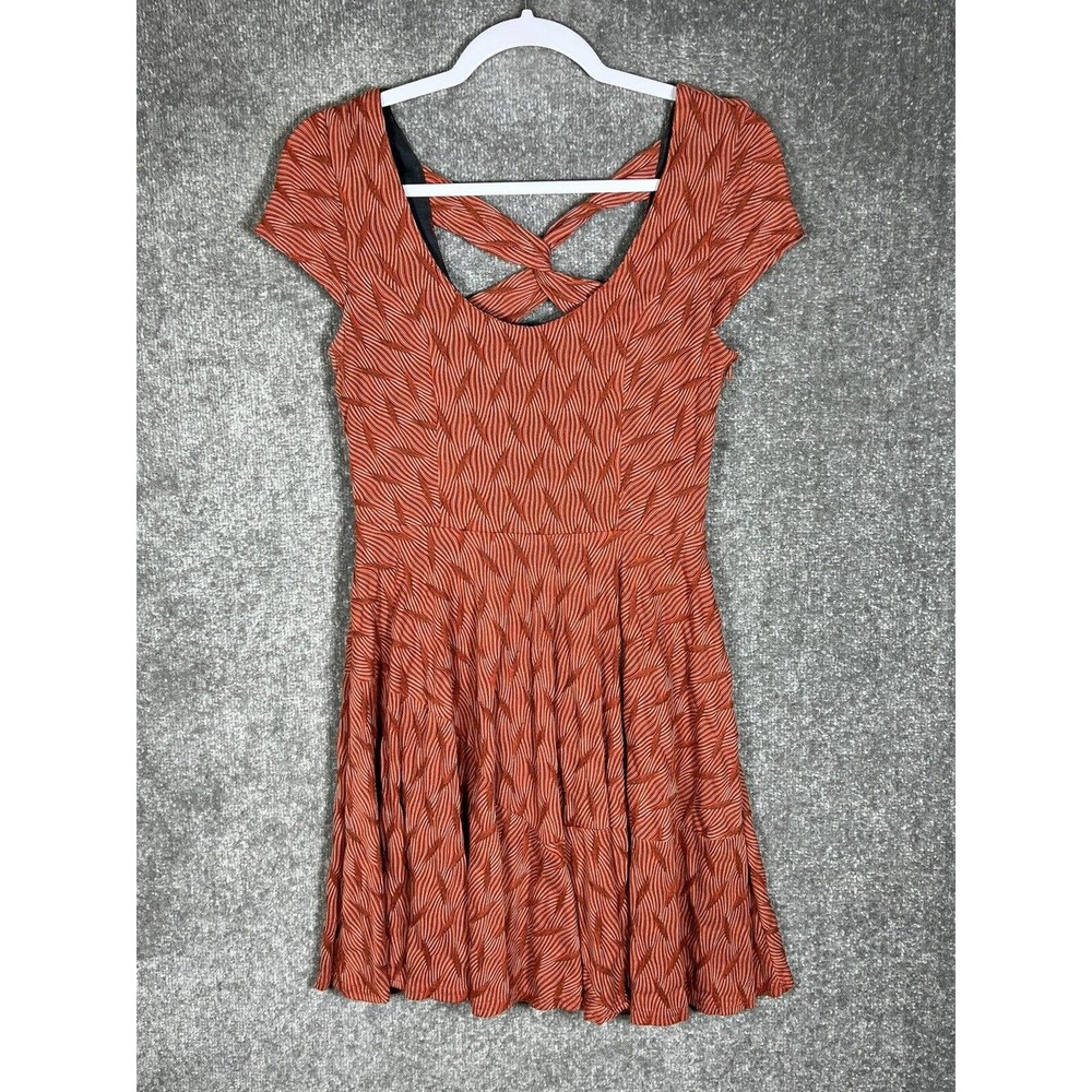 Bar III Fit & Flare Skater Dress Womens Medium Cap Sleeve Textured Twist Back